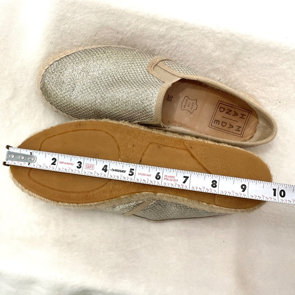 GOLD ESPADRILLE SLIP ON COMFORT SHOE SNEAKER SIZE 7.5/ 38 - Picture 15 of 16